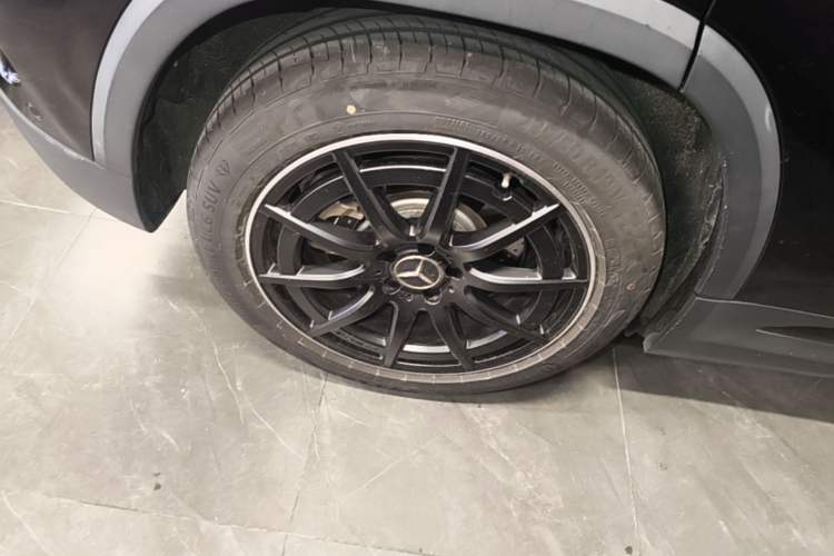 Used Mercedes-Benz GLA AMG 2021 AMG GLA 35 4MATIC Right Rear Wheel Hub