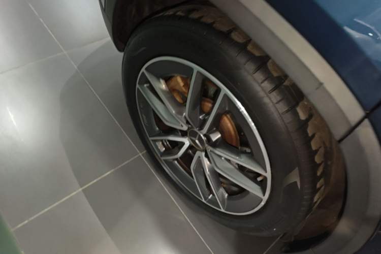 Used Mercedes-Benz GLA AMG 2021 AMG GLA 35 4MATIC Right Rear Wheel Hub