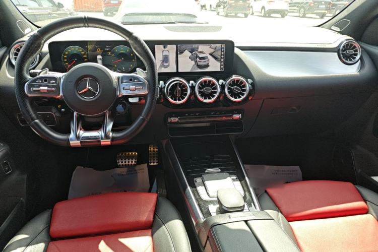 Used Mercedes-Benz GLA AMG 2021 AMG GLA 35 4MATIC Center Console