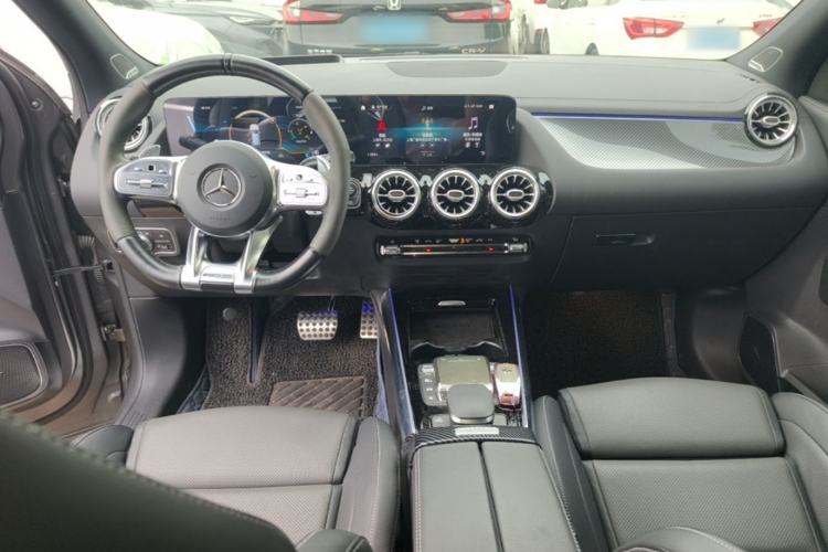 Used Mercedes-Benz GLA AMG 2021 AMG GLA 45 4MATIC+ Center Console