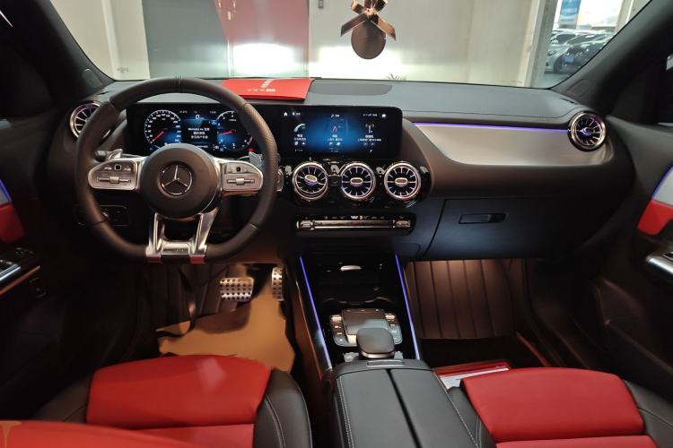 Used Mercedes-Benz GLA AMG 2021 AMG GLA 35 4MATIC Interior 2