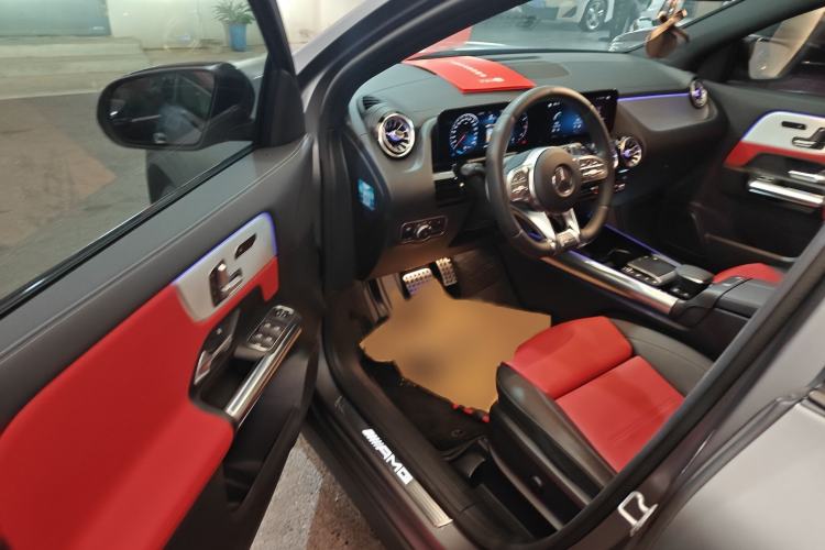 Used Mercedes-Benz GLA AMG 2021 AMG GLA 35 4MATIC Interior 3