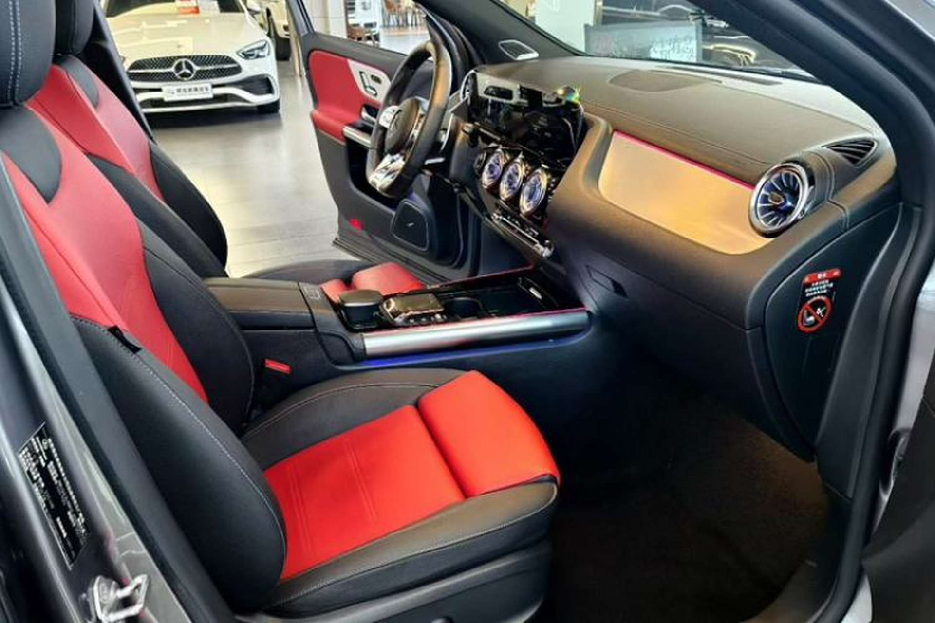 Used Mercedes-Benz GLA AMG 2021 AMG GLA 35 4MATIC Interior 4