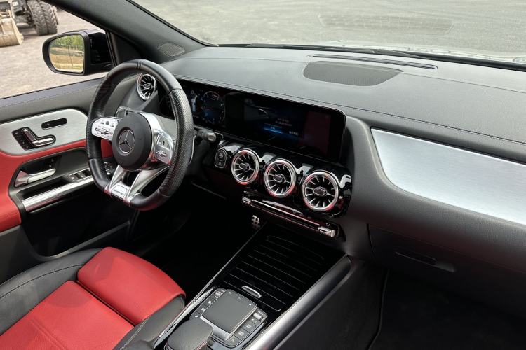 Used Mercedes-Benz GLA AMG 2021 AMG GLA 35 4MATIC Interior 4
