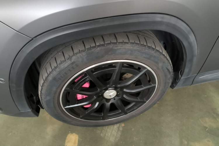 Used Mercedes-Benz GLA AMG 2021 AMG GLA 45 4MATIC+ Left Front Wheel Hub