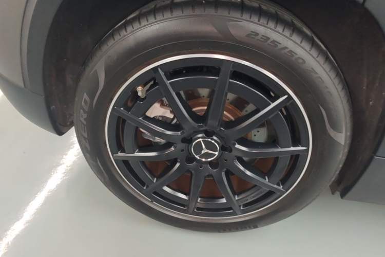 Used Mercedes-Benz GLA AMG 2021 AMG GLA 35 4MATIC Right Rear Wheel Hub