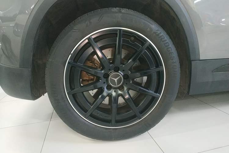 Used Mercedes-Benz GLA AMG 2021 AMG GLA 35 4MATIC Right Rear Wheel Hub