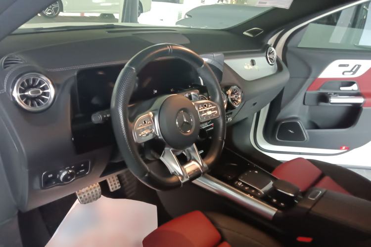 Used Mercedes-Benz GLA AMG 2021 AMG GLA 35 4MATIC Interior 2