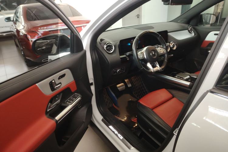 Used Mercedes-Benz GLA AMG 2021 AMG GLA 35 4MATIC Interior 3