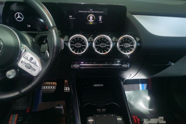 Used Mercedes-Benz GLA AMG 2021 AMG GLA 35 4MATIC Interior 4