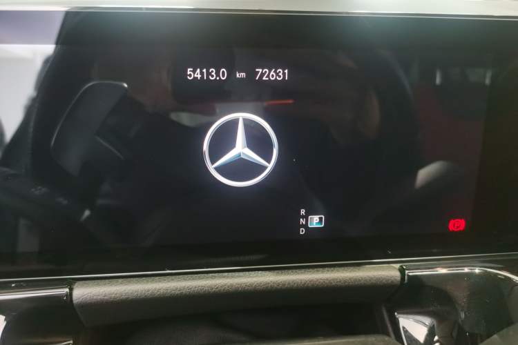 Used Mercedes-Benz GLA AMG 2021 AMG GLA 35 4MATIC Odometer Close Up