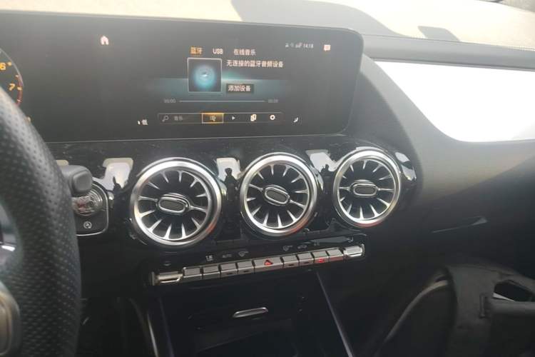 Used Mercedes-Benz GLA AMG 2022 AMG GLA 35 4MATIC Audio And AC Panel