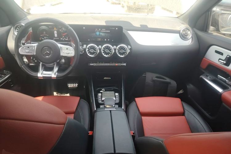 Used Mercedes-Benz GLA AMG 2022 AMG GLA 35 4MATIC Center Console