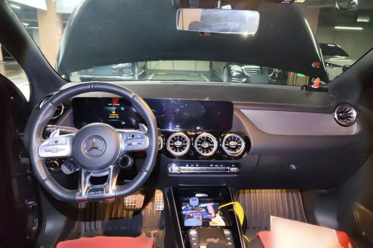Used Mercedes-Benz GLA AMG 2022 AMG GLA 35 4MATIC Center Console