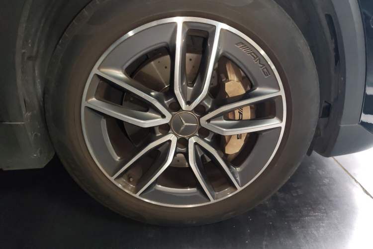 Used Mercedes-Benz GLA AMG 2022 AMG GLA 35 4MATIC Right Front Wheel Hub