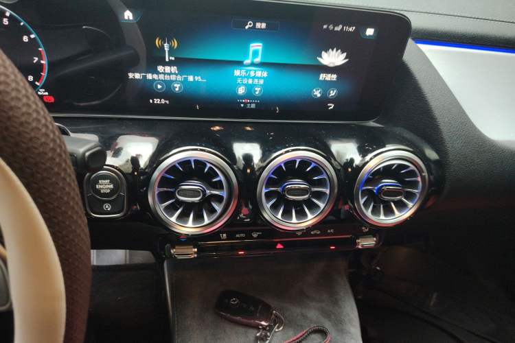 Used Mercedes-Benz GLA AMG 2022 AMG GLA 35 4MATIC Audio And AC Panel