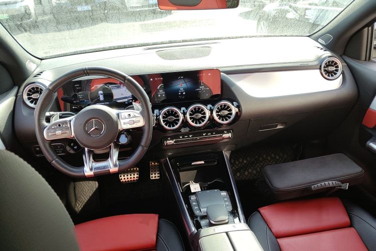 Used Mercedes-Benz GLA AMG 2022 AMG GLA 35 4MATIC Center Console
