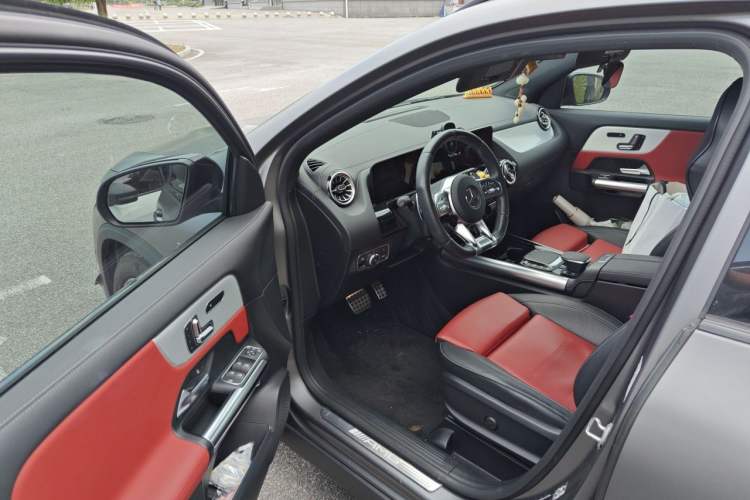 Used Mercedes-Benz GLA AMG 2022 AMG GLA 35 4MATIC Driver Seat