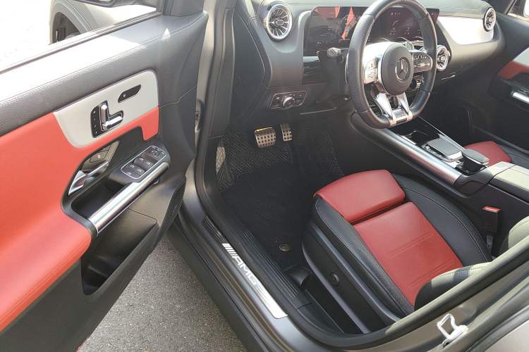 Used Mercedes-Benz GLA AMG 2022 AMG GLA 35 4MATIC Driver Seat
