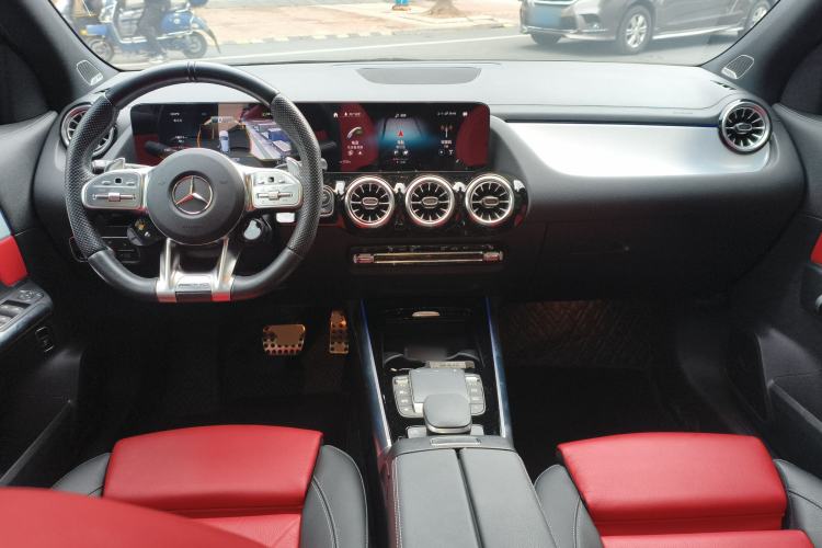 Used Mercedes-Benz GLA AMG 2022 AMG GLA 35 4MATIC Interior 2