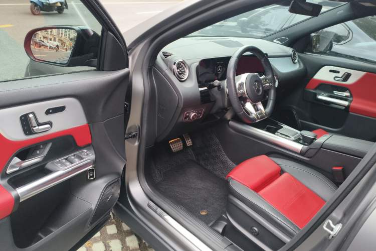 Used Mercedes-Benz GLA AMG 2022 AMG GLA 35 4MATIC Interior 3