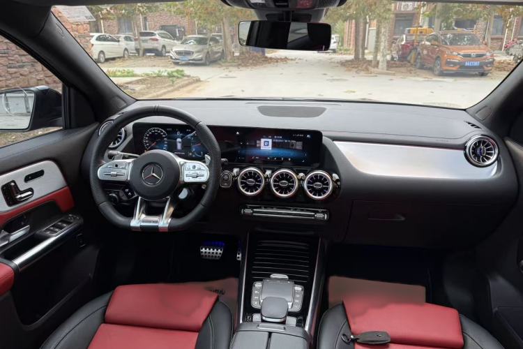 Used Mercedes-Benz GLA AMG 2022 AMG GLA 35 4MATIC Interior 3