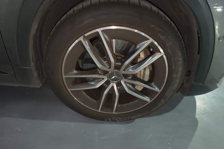 Used Mercedes-Benz GLA AMG 2022 AMG GLA 35 4MATIC Right Front Wheel Hub