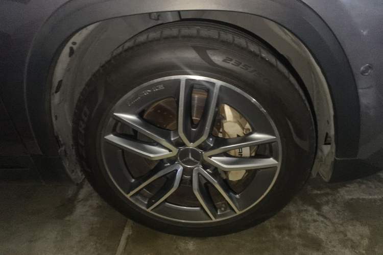 Used Mercedes-Benz GLA AMG 2022 AMG GLA 35 4MATIC Right Front Wheel Hub