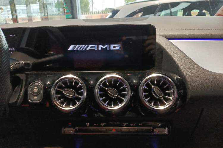 Used Mercedes-Benz GLA AMG 2022 AMG GLA 35 4MATIC Audio And AC Panel