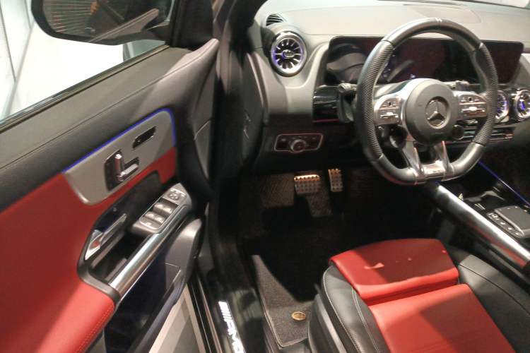 Used Mercedes-Benz GLA AMG 2022 AMG GLA 35 4MATIC Driver Seat
