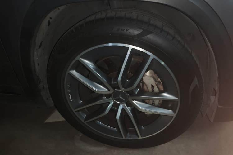 Used Mercedes-Benz GLA AMG 2022 AMG GLA 35 4MATIC Right Front Wheel Hub