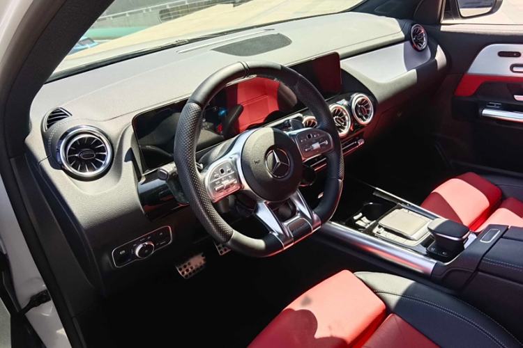 Used Mercedes-Benz GLA AMG 2022 AMG GLA 35 4MATIC Interior 2