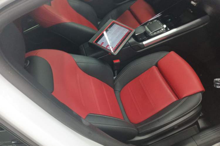Used Mercedes-Benz GLA AMG 2022 AMG GLA 35 4MATIC Right Front Seat