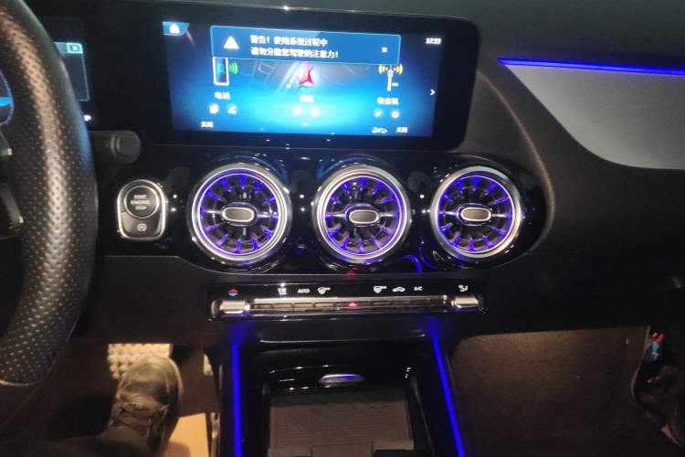 Used Mercedes-Benz GLA AMG 2024 AMG GLA 35 4MATIC Audio And AC Panel