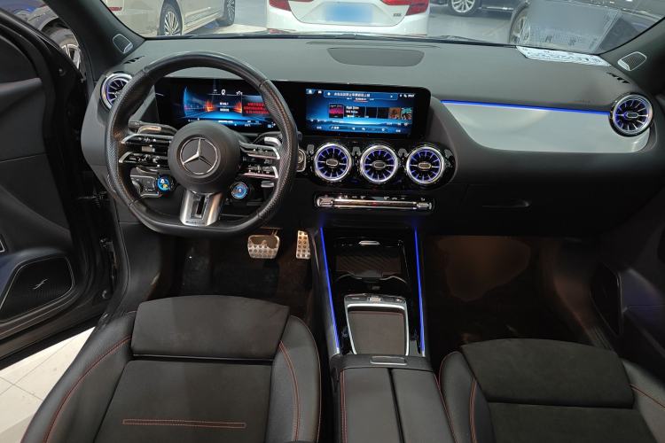Used Mercedes-Benz GLA AMG 2024 AMG GLA 35 4MATIC Center Console