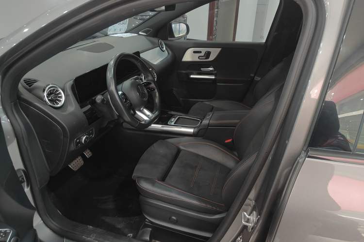 Used Mercedes-Benz GLA AMG 2024 AMG GLA 35 4MATIC Left Front Seat