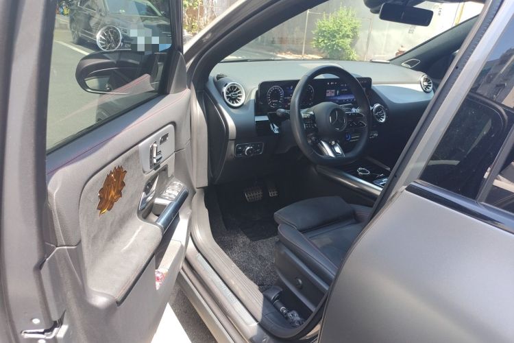 Used Mercedes-Benz GLA AMG 2024 AMG GLA 35 4MATIC Driver Seat