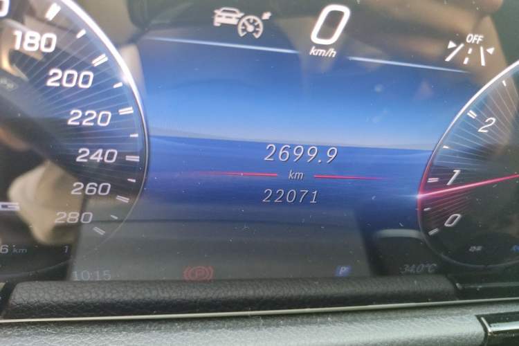 Used Mercedes-Benz GLA AMG 2024 AMG GLA 35 4MATIC Odometer Close Up