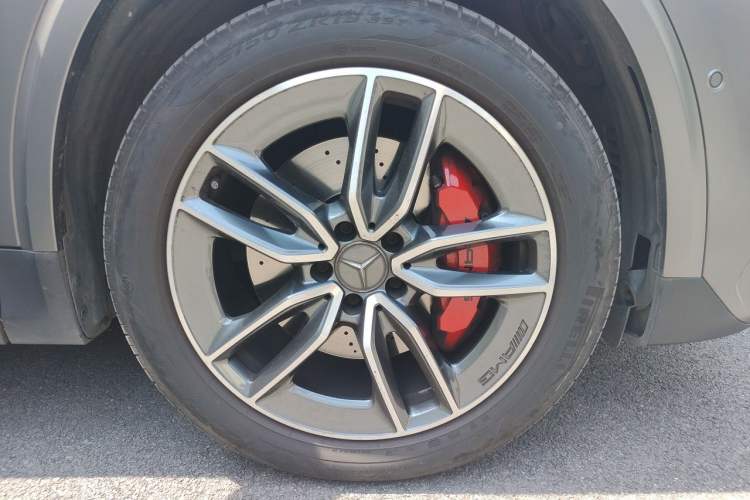 Used Mercedes-Benz GLA AMG 2024 AMG GLA 35 4MATIC Right Front Wheel Hub