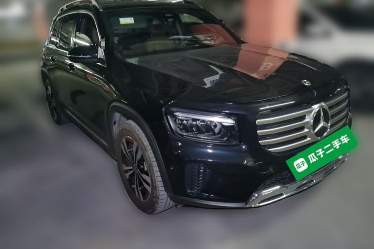 Used Mercedes-Benz GLB 2025 GLB 200 Dynamic Edition Front Right 45 Deg