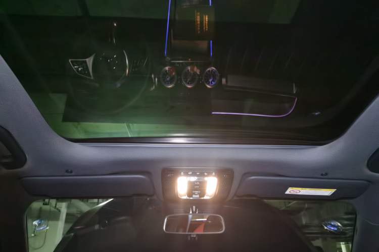 Used Mercedes-Benz GLB 2025 GLB 200 Dynamic Edition Headliner