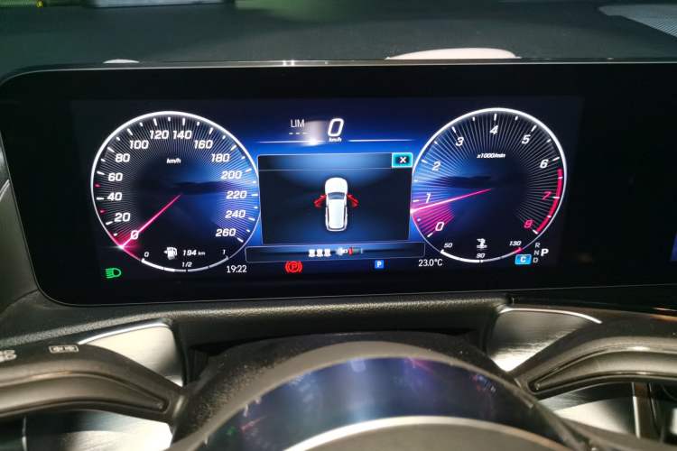 Used Mercedes-Benz GLB 2025 GLB 200 Dynamic Edition Instrument Cluster