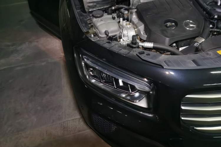 Used Mercedes-Benz GLB 2025 GLB 200 Dynamic Edition Right Front Headlight
