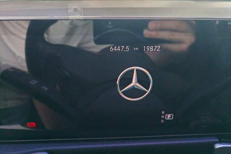 Used Mercedes-Benz GLB 2020 GLB 200 Stylish Edition Odometer Close Up