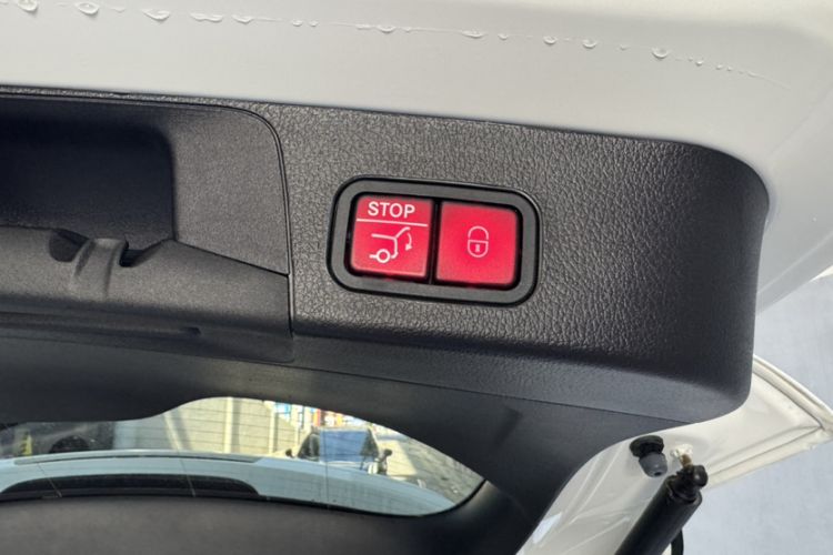 Used Mercedes-Benz GLB 2024 GLB 220 4MATIC Interior 1