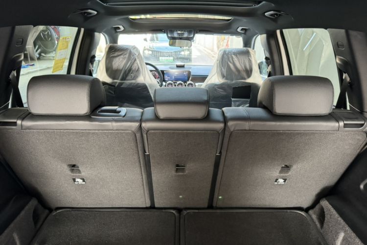 Used Mercedes-Benz GLB 2024 GLB 220 4MATIC Interior 10