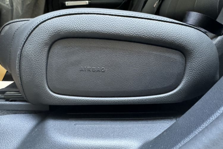 Used Mercedes-Benz GLB 2024 GLB 220 4MATIC Interior 3