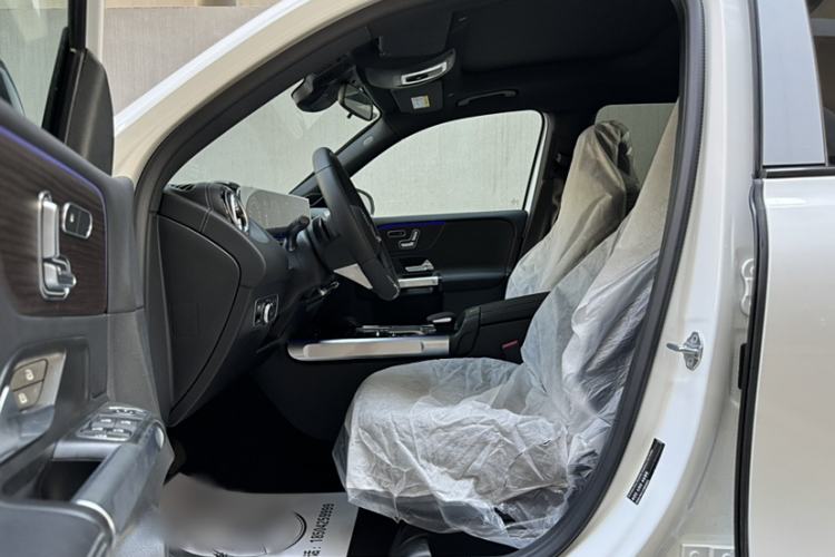 Used Mercedes-Benz GLB 2024 GLB 220 4MATIC Interior 7