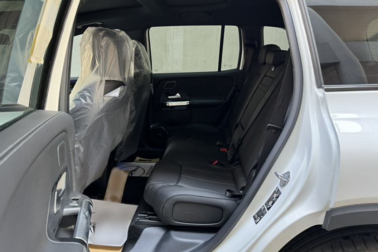 Used Mercedes-Benz GLB 2024 GLB 220 4MATIC Interior 8