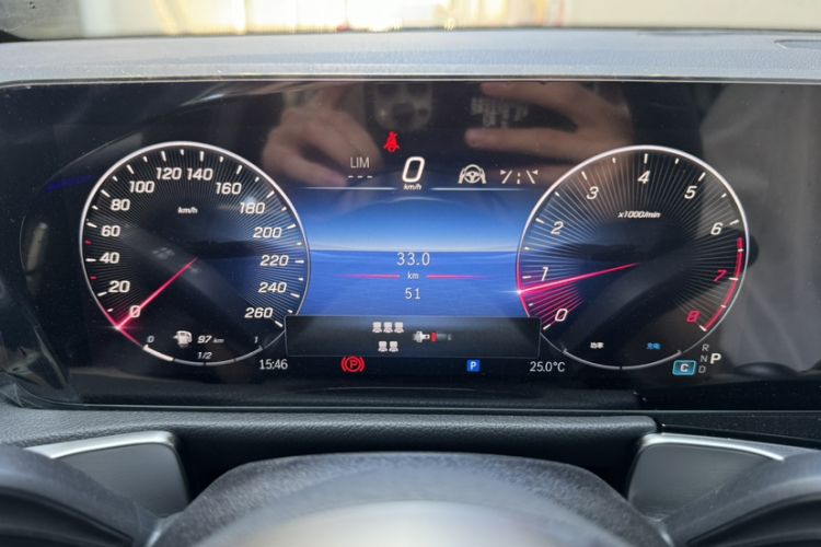 Used Mercedes-Benz GLB 2024 GLB 220 4MATIC Odometer Close Up